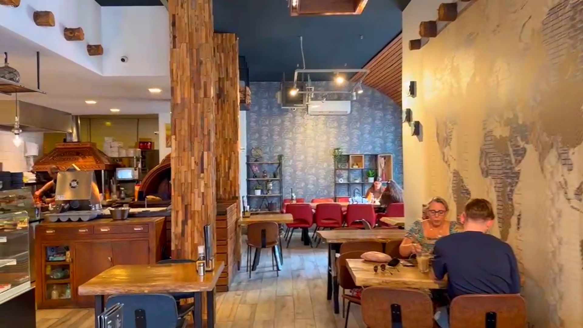 Cozy Lunchroom sfeer 1